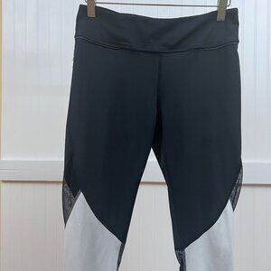 Black & White Mesh Panel Colorblock Cropped Leggings Alala Captain Tight Medium
